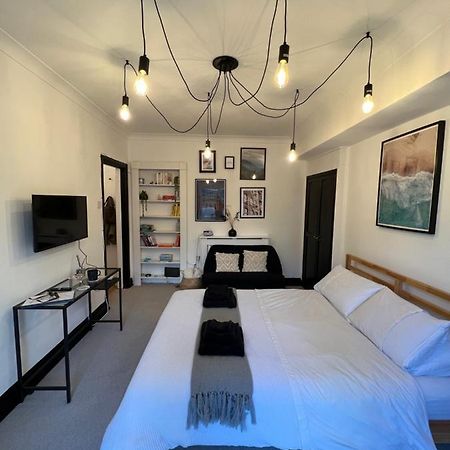 Stylish Central Basement Studio, With Outdoor Space Brighton Bagian luar foto